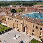 Отель Castilla Termal Бурго-де-Осма